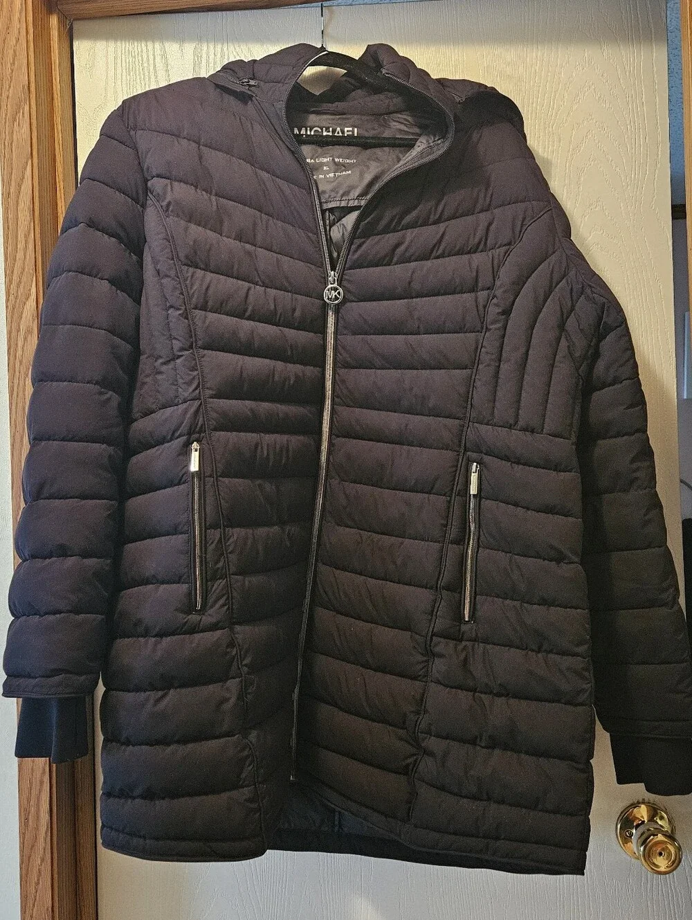 Michael Kors Women’s Black Lightweight Puffer Jacket w/ Detachable Hood, Size XL